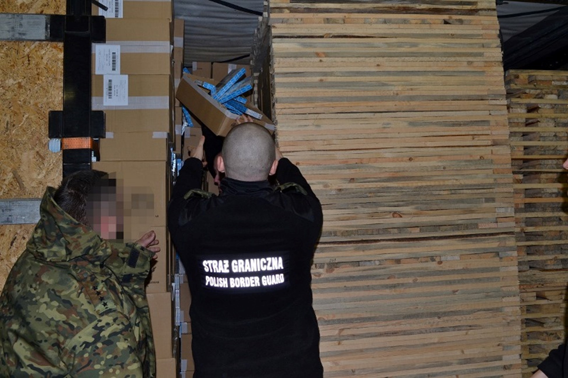 Рекордную партию табачной контрабанды из Белоруссии задержали на польской границе – фото