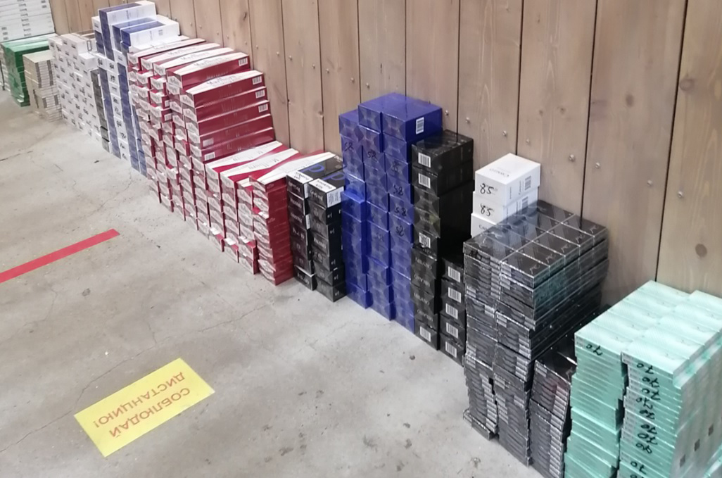 Крупный склад нелегальных сигарет обнаружили в границах Москвы – фото